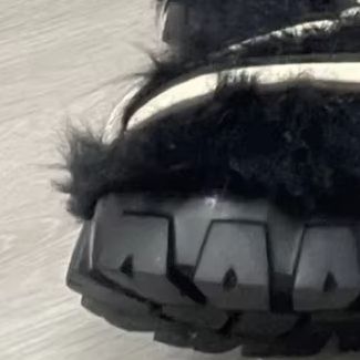 Street Fashion Y2K - Sepatu Bot Wanita Hitam Berbulu Setinggi
